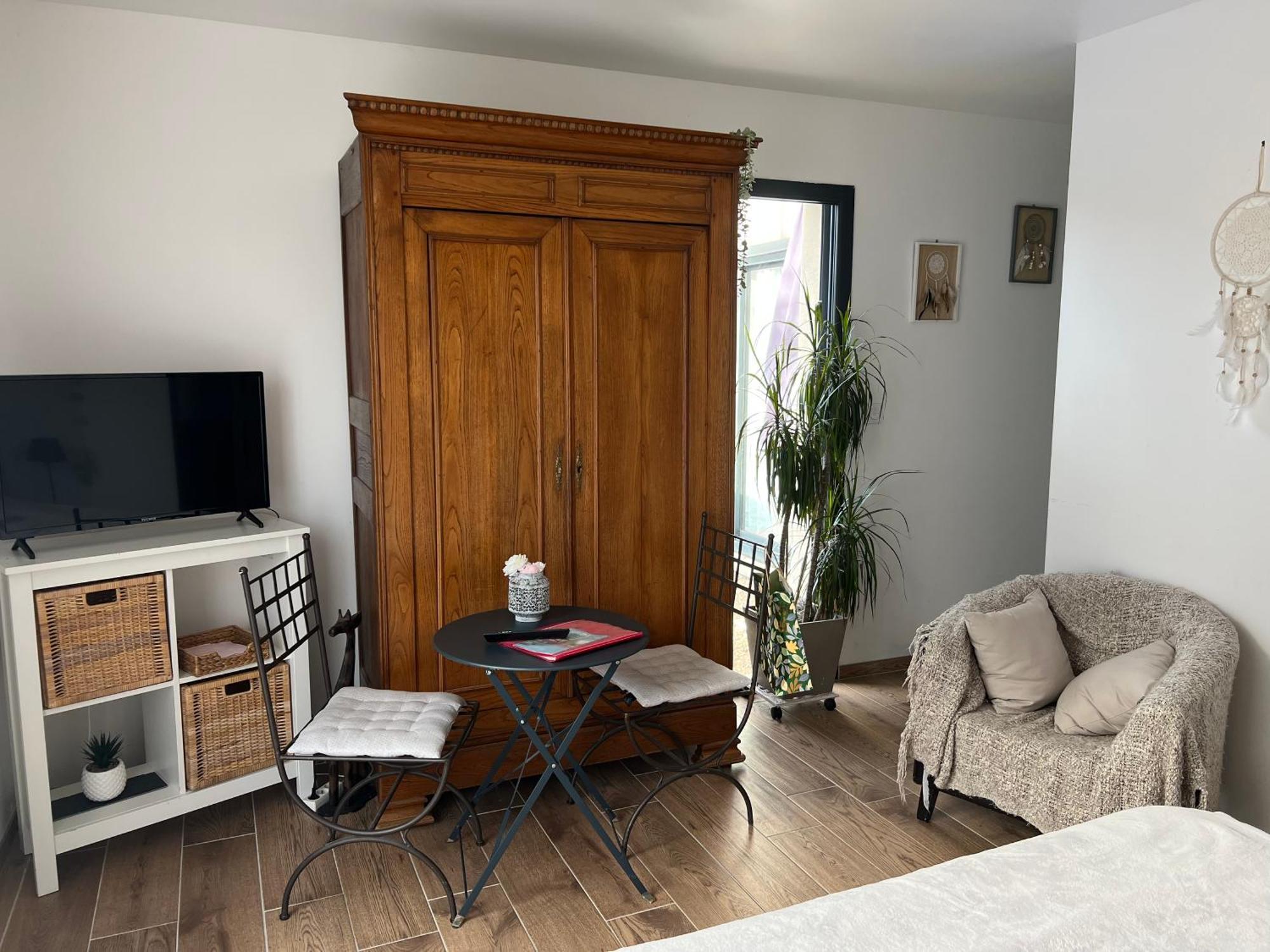 Quiniere - Entre Lac Et Foret - Hebergement Independant Avec Espace Kitchenette Blois Esterno foto
